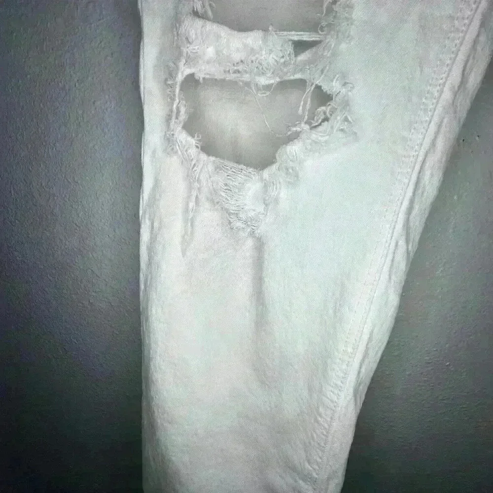 American Eagle Mom Straight Jean White Destroyed high rise stretch, Size 10